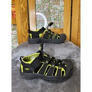 KEEN Newport H2 Youth Boys Girls Black Green Sandal Shoes Waterproof Outdoor 11